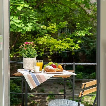 Citycenter Magnific Gem - 2 Bdr & 2 Baths 소피아