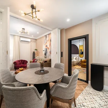 Citycenter Magnific Gem - 2 Bdr & 2 Baths 아파트 *